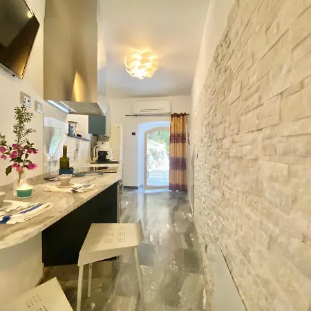 Casaviva - Trilo On The Heights Of S Margherita Apartment